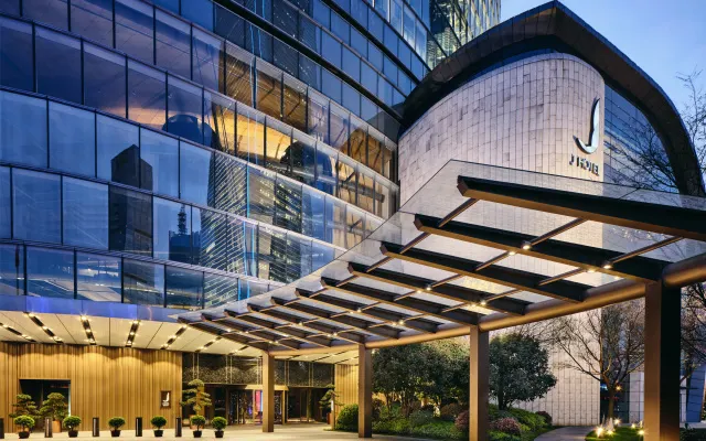 J Hotel Shanghai Tower