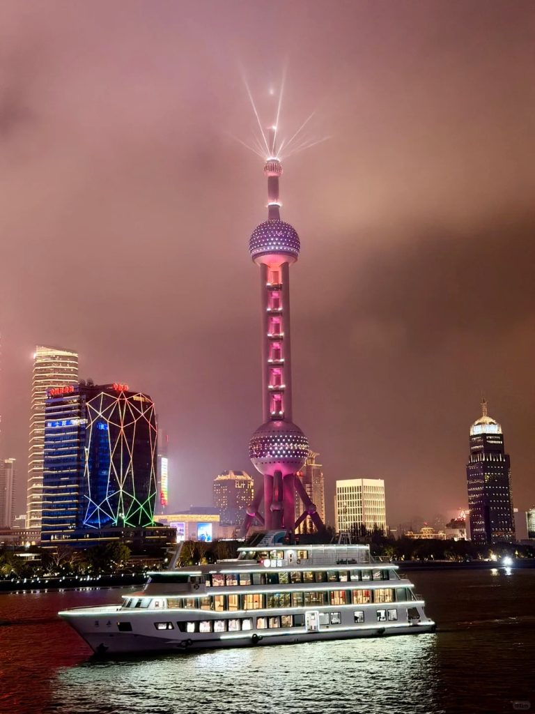 Круиз по Huangpu River: как выбрать вечернюю прогулку в Шанхае